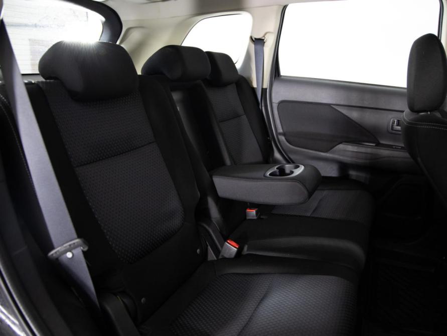 Mitsubishi Outlander III Рестайлинг 2 Санкт-Петербург  - изображение 12