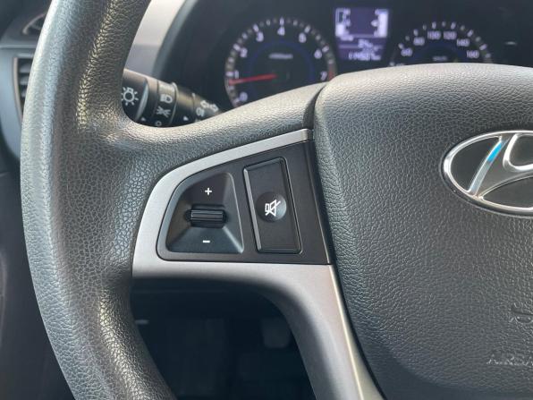 Hyundai Solaris I Рестайлинг с пробегом 2016 года, цена 950 000 рублей, 114600 км, седан, Автокод Объявления