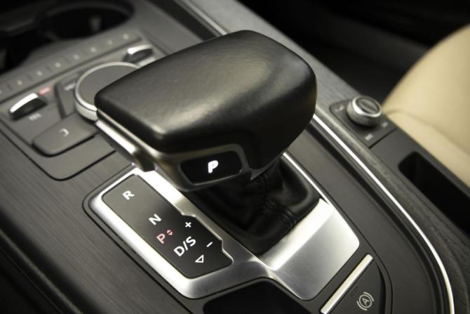 Audi A4 V (B9) с пробегом 2017 года, цена 2 299 000 рублей, 71100 км, седан, Автокод Объявления