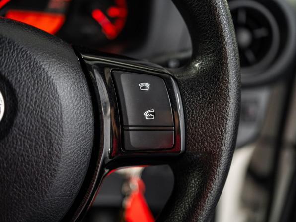 Toyota Vitz III (XP130) Рестайлинг 2 с пробегом 2019 года, цена 930 300 рублей, 77800 км, хэтчбек, Автокод Объявления