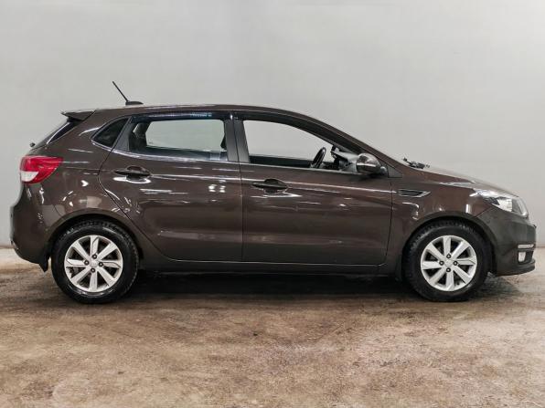 Kia Rio III Рестайлинг с пробегом 2017 года, цена 1 200 000 рублей, 74950 км, хэтчбек, Автокод Объявления