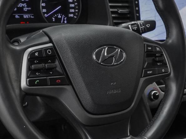Hyundai Elantra VI (AD) с пробегом 2018 года, цена 1 660 000 рублей, 92571 км, седан, Автокод Объявления