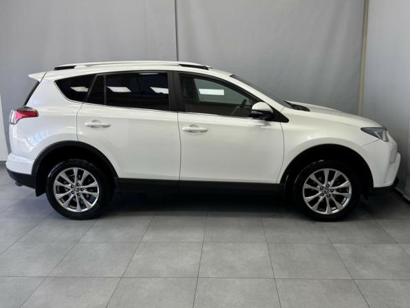 Toyota RAV4 IV (XA40) Рестайлинг с пробегом 2017 года, цена 2 330 000 рублей, 181431 км, внедорожник, Автокод Объявления