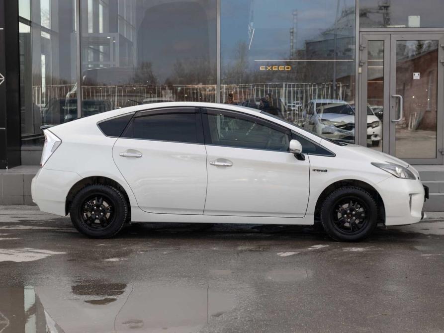 Toyota Prius III Рестайлинг (XW30) Новосибирск  - изображение 6