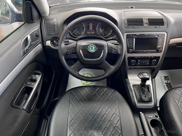 Skoda Octavia II (A5) Рестайлинг с пробегом 2010 года, цена 630 000 рублей, 259989 км, лифтбек, Автокод Объявления