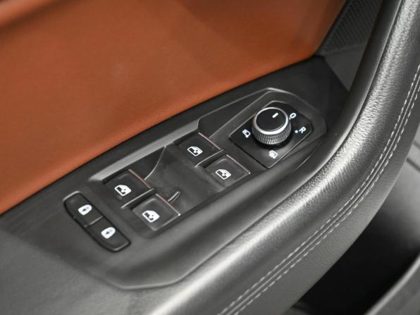 Volkswagen Touareg III с пробегом 2019 года, цена 5 200 000 рублей, 140541 км, внедорожник, Автокод Объявления