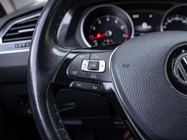 Volkswagen Tiguan II с пробегом 2017 года, цена 2 340 000 рублей, 125640 км, внедорожник, Автокод Объявления