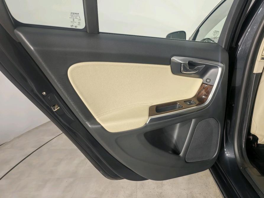 Volvo S60 II Рестайлинг Санкт-Петербург  - изображение 19