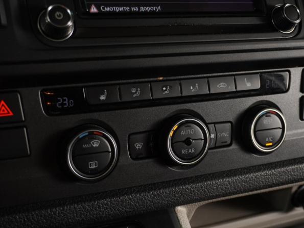Volkswagen Caravelle T6 с пробегом 2018 года, цена 2 849 000 рублей, 297900 км, минивэн, Автокод Объявления