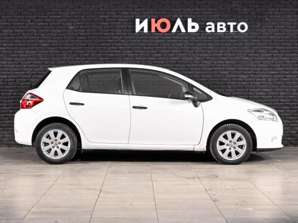 Toyota Auris I Рестайлинг с пробегом 2012 года, цена 950 000 рублей, 138535 км, хэтчбек, Автокод Объявления