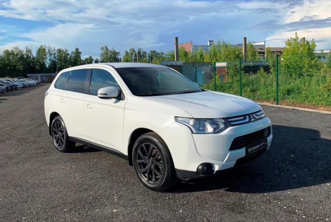 Mitsubishi Outlander III с пробегом 2012 года, цена 1 230 000 рублей, 215876 км, внедорожник, Автокод Объявления