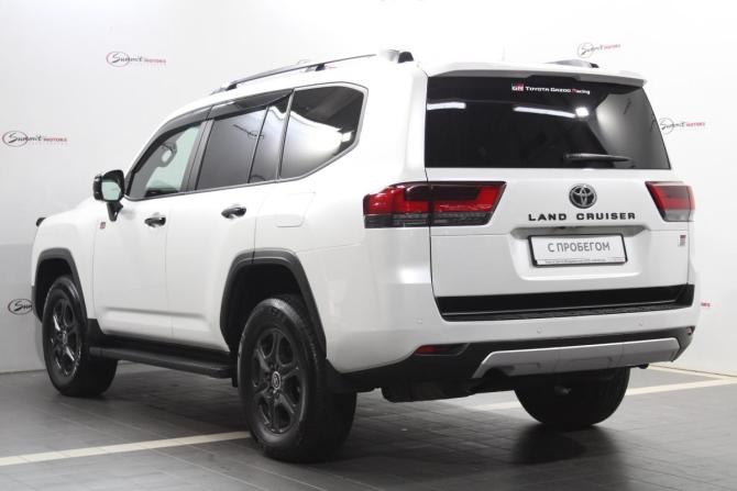 Toyota Land Cruiser 300 Series с пробегом 2023 года, цена 11 900 000 рублей, 6204 км, внедорожник, Автокод Объявления