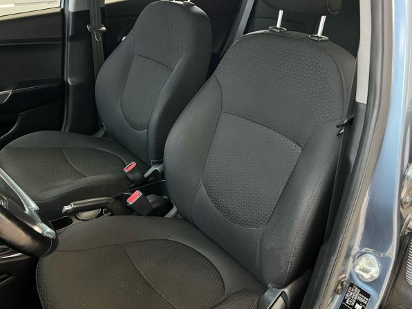 Kia Rio III Рестайлинг с пробегом 2015 года, цена 989 000 рублей, 132392 км, хэтчбек, Автокод Объявления