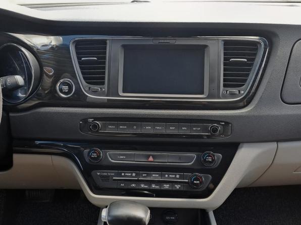 Kia Carnival III с пробегом 2020 года, цена 2 760 000 рублей, 135000 км, минивэн, Автокод Объявления