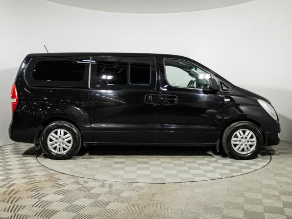 Hyundai H-1 II Рестайлинг с пробегом 2017 года, цена 2 250 000 рублей, 222600 км, минивэн, Автокод Объявления