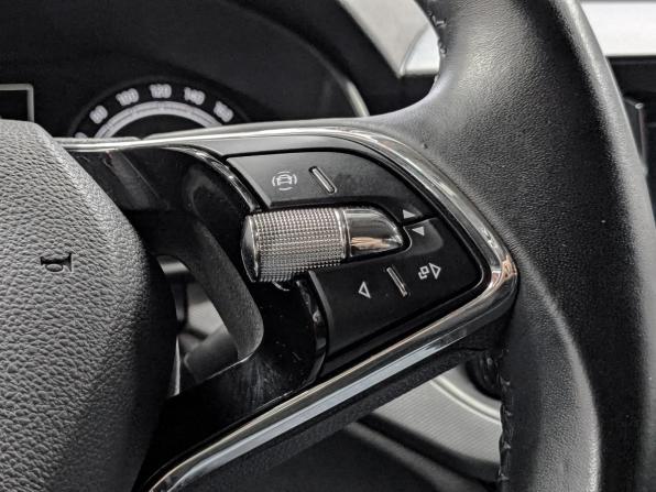 Skoda Rapid II с пробегом 2022 года, цена 1 625 000 рублей, 56429 км, лифтбек, Автокод Объявления