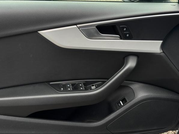 Audi A4 V (B9) Рестайлинг с пробегом 2020 года, цена 2 200 000 рублей, 124378 км, седан, Автокод Объявления