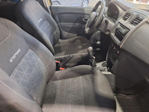 Renault Sandero II с пробегом 2015 года, цена 680 000 рублей, 134178 км, хэтчбек, Автокод Объявления