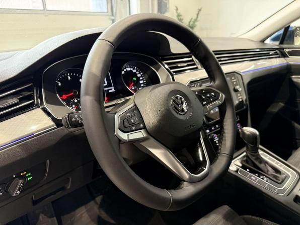 Volkswagen Passat B8 Рестайлинг с пробегом 2019 года, цена 1 700 000 рублей, 301151 км, универсал, Автокод Объявления