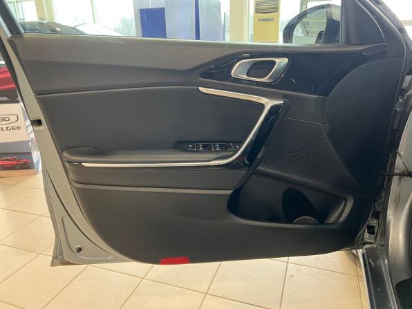 Kia Ceed III с пробегом 2019 года, цена 1 809 900 рублей, 91209 км, универсал, Автокод Объявления