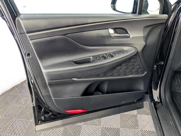 Hyundai Santa Fe IV Рестайлинг с пробегом 2022 года, цена 3 300 000 рублей, 105466 км, внедорожник, Автокод Объявления