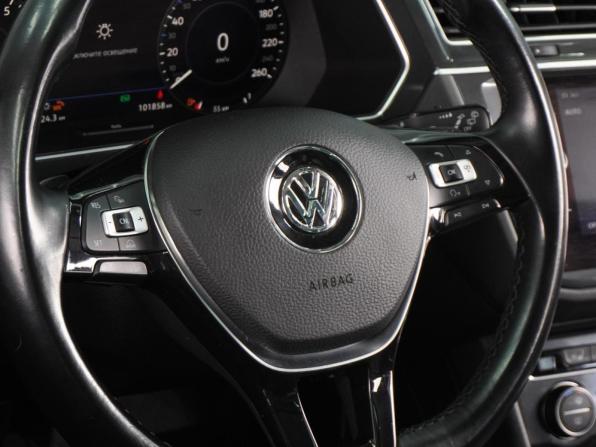 Volkswagen Tiguan II с пробегом 2018 года, цена 2 703 000 рублей, 101858 км, внедорожник, Автокод Объявления