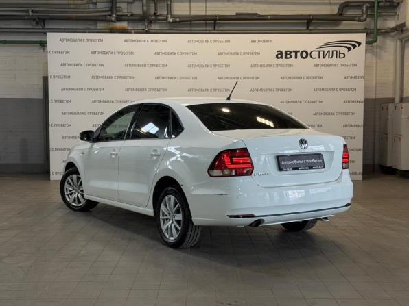 Volkswagen Polo V Рестайлинг с пробегом 2016 года, цена 949 000 рублей, 150000 км, седан, Автокод Объявления