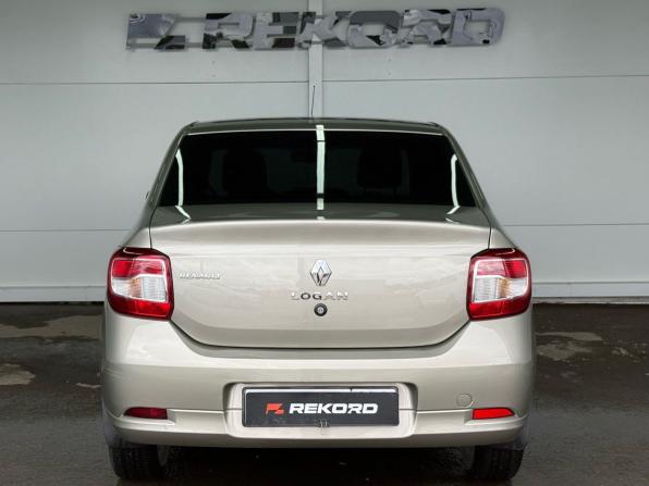 Renault Logan II с пробегом 2017 года, цена 919 000 рублей, 120000 км, седан, Автокод Объявления