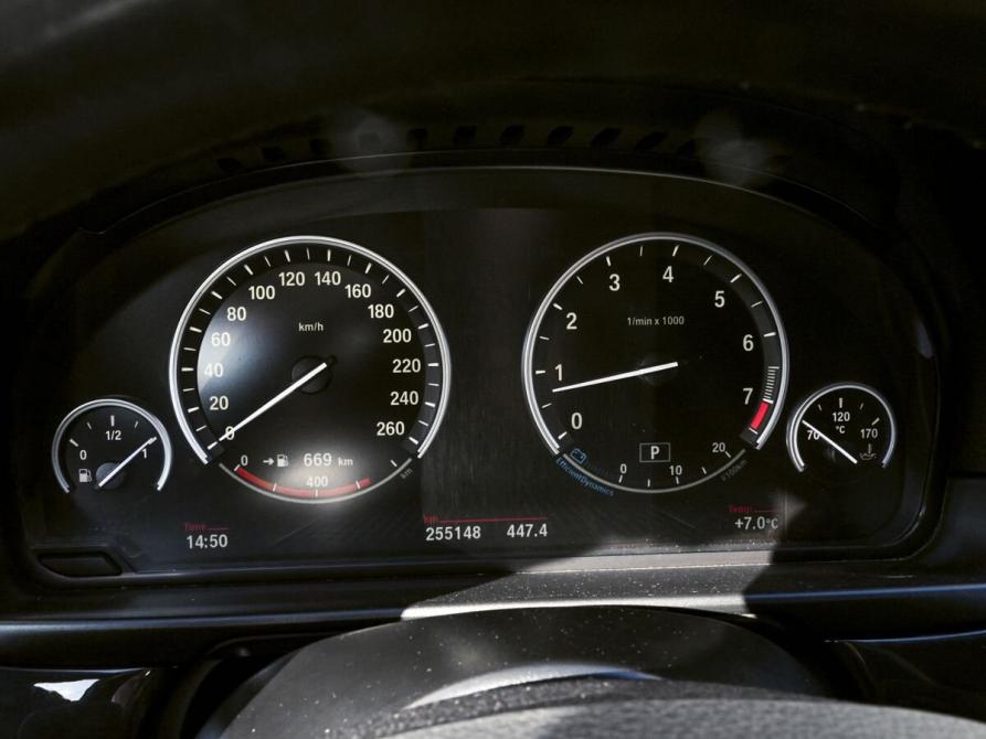 BMW 5 серии VI (F10/F11/F07) Рестайлинг Екатеринбург  - изображение 9