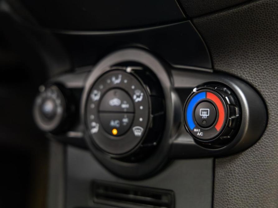 Ford Fiesta Mk6 Рестайлинг Волгоград  - изображение 29