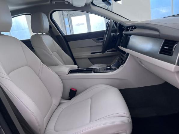 Jaguar XF II с пробегом 2017 года, цена 2 230 000 рублей, 95194 км, седан, Автокод Объявления