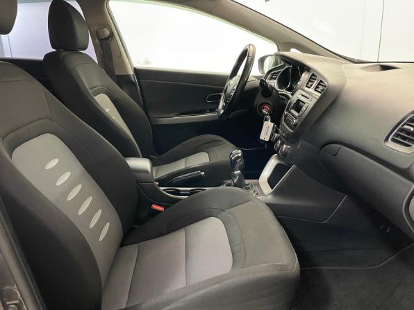 Kia Ceed II с пробегом 2014 года, цена 880 000 рублей, 192169 км, универсал, Автокод Объявления