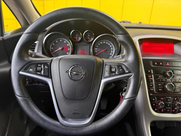 Opel Astra J с пробегом 2010 года, цена 599 000 рублей, 114000 км, хэтчбек, Автокод Объявления