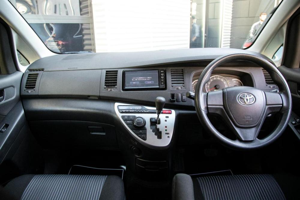 Toyota ISis I Рестайлинг Иркутск  - изображение 16