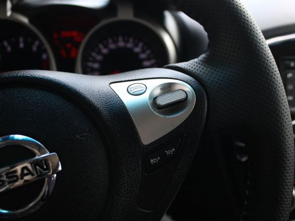 Nissan Juke I с пробегом 2013 года, цена 879 000 рублей, 232930 км, внедорожник, Автокод Объявления