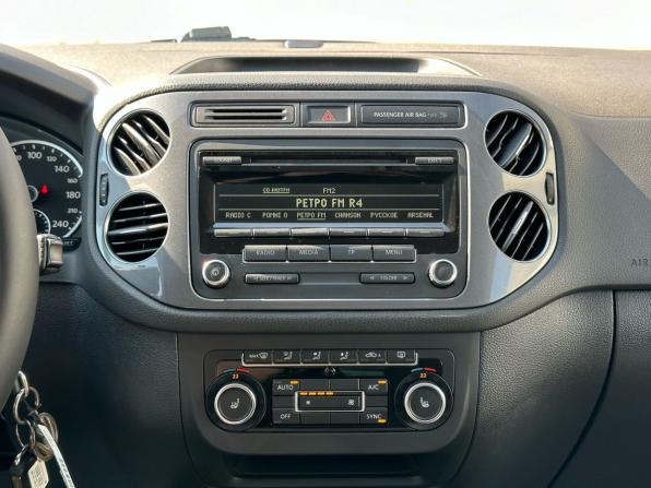 Volkswagen Tiguan I Рестайлинг с пробегом 2012 года, цена 1 360 000 рублей, 129100 км, внедорожник, Автокод Объявления