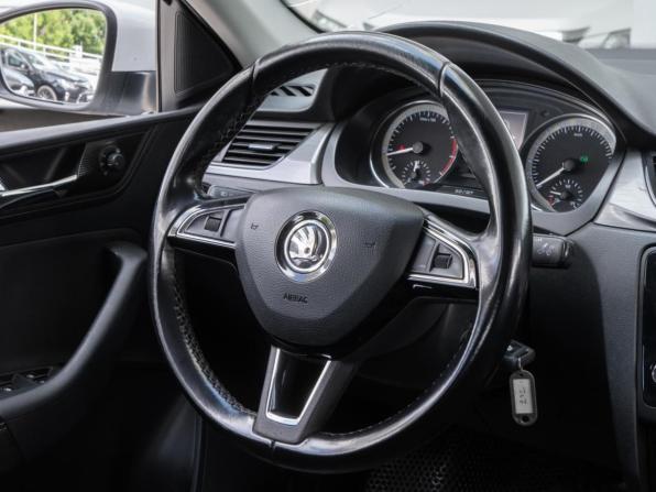 Skoda Rapid I Рестайлинг с пробегом 2018 года, цена 1 240 000 рублей, 181077 км, лифтбек, Автокод Объявления