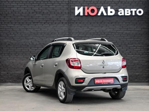 Renault Sandero II с пробегом 2018 года, цена 840 000 рублей, 207628 км, хэтчбек, Автокод Объявления