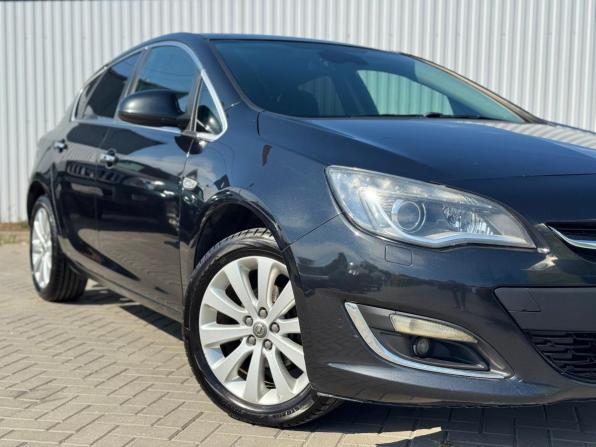 Opel Astra J Рестайлинг с пробегом 2013 года, цена 850 000 рублей, 125000 км, хэтчбек, Автокод Объявления