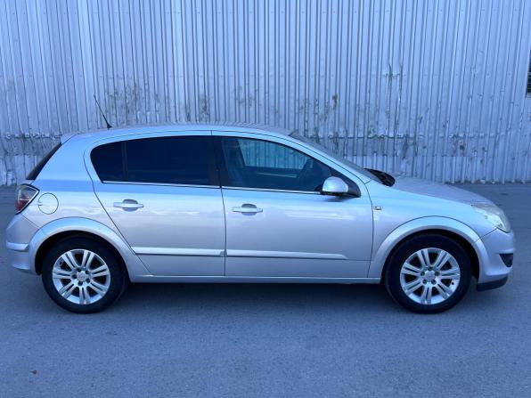 Opel Astra H Рестайлинг с пробегом 2007 года, цена 385 000 рублей, 306465 км, хэтчбек, Автокод Объявления
