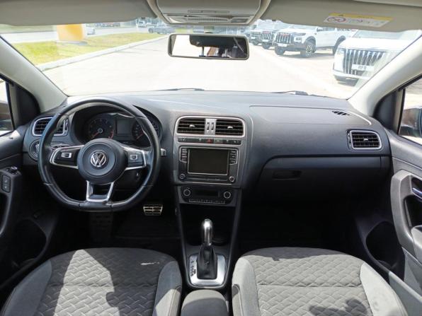 Volkswagen Polo V Рестайлинг с пробегом 2018 года, цена 1 415 000 рублей, 131288 км, седан, Автокод Объявления