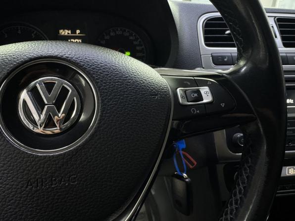 Volkswagen Polo V Рестайлинг с пробегом 2017 года, цена 1 280 000 рублей, 150000 км, седан, Автокод Объявления