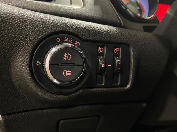 Opel Astra J Рестайлинг с пробегом 2012 года, цена 1 050 000 рублей, 103489 км, хэтчбек, Автокод Объявления