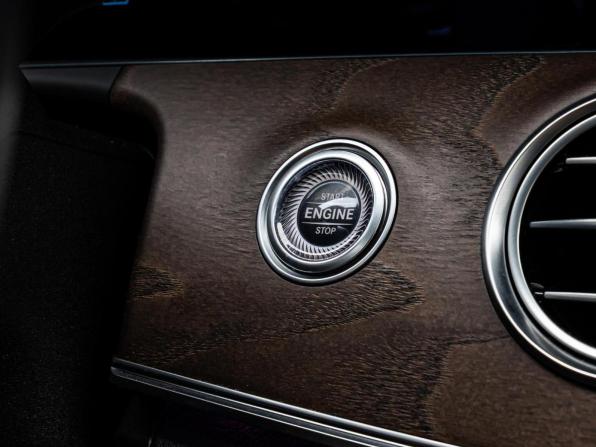 Mercedes-Benz E-Класс V (W213 S213 C238) Рестайлинг с пробегом 2021 года, цена 5 290 000 рублей, 16079 км, седан, Автокод Объявления