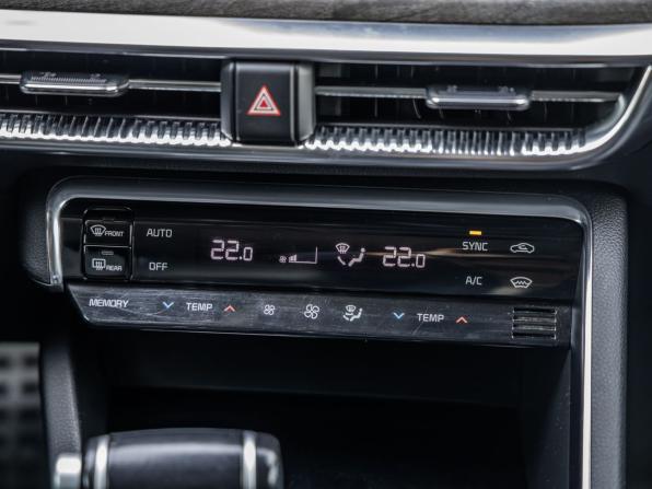 Kia K5 III с пробегом 2021 года, цена 2 848 000 рублей, 56054 км, седан, Автокод Объявления