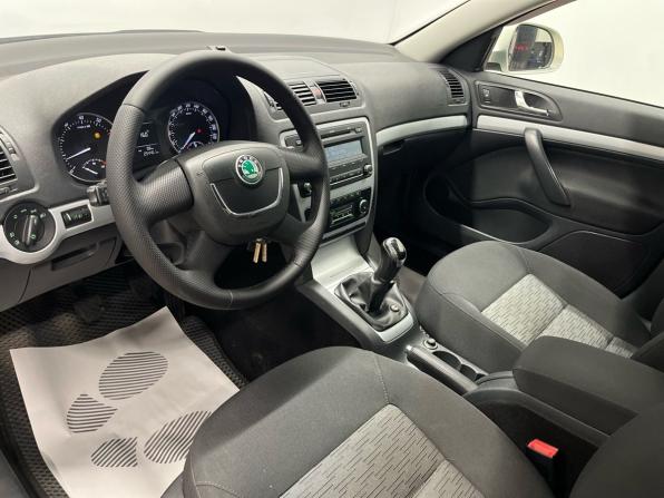 Skoda Octavia II (A5) Рестайлинг с пробегом 2011 года, цена 658 000 рублей, 254000 км, лифтбек, Автокод Объявления