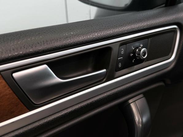 Volkswagen Touareg II с пробегом 2010 года, цена 1 770 000 рублей, 241319 км, внедорожник, Автокод Объявления