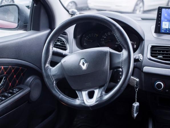 Renault Megane III с пробегом 2012 года, цена 600 000 рублей, 231825 км, хэтчбек, Автокод Объявления