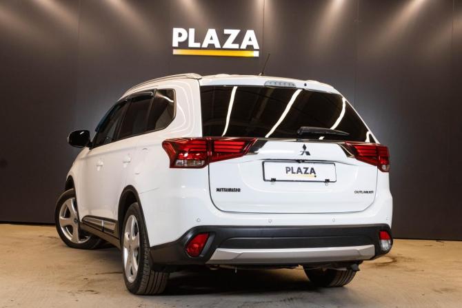 Mitsubishi Outlander III Рестайлинг 2 с пробегом 2016 года, цена 1 872 000 рублей, 96011 км, внедорожник, Автокод Объявления