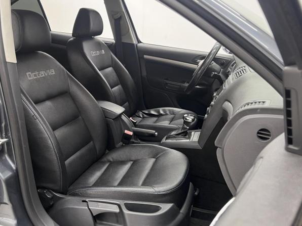 Skoda Octavia II (A5) Рестайлинг с пробегом 2010 года, цена 840 000 рублей, 195061 км, лифтбек, Автокод Объявления